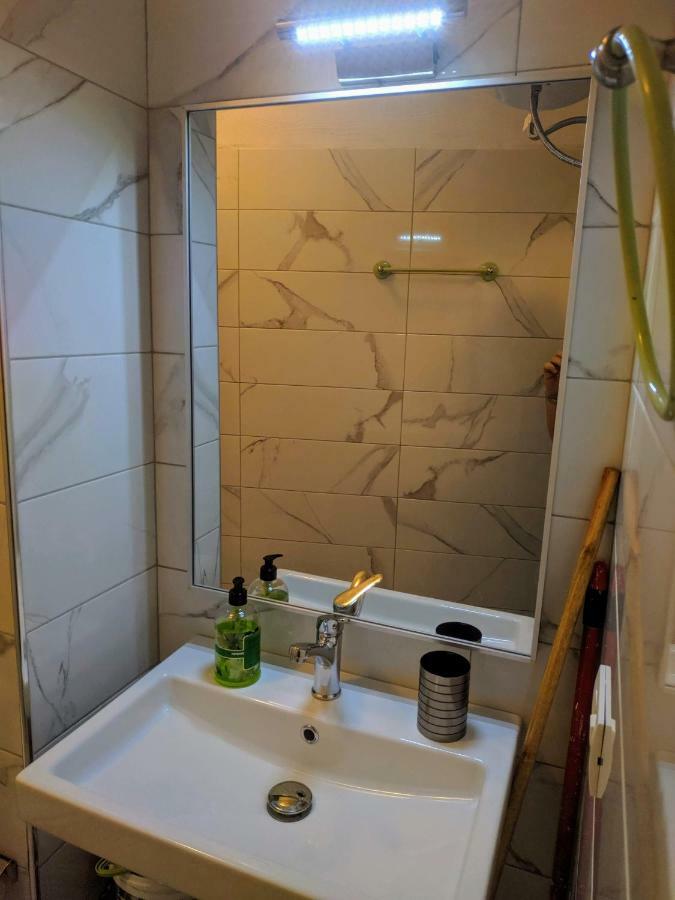 Superb studio apartment near to the city center Tirana Esterno foto